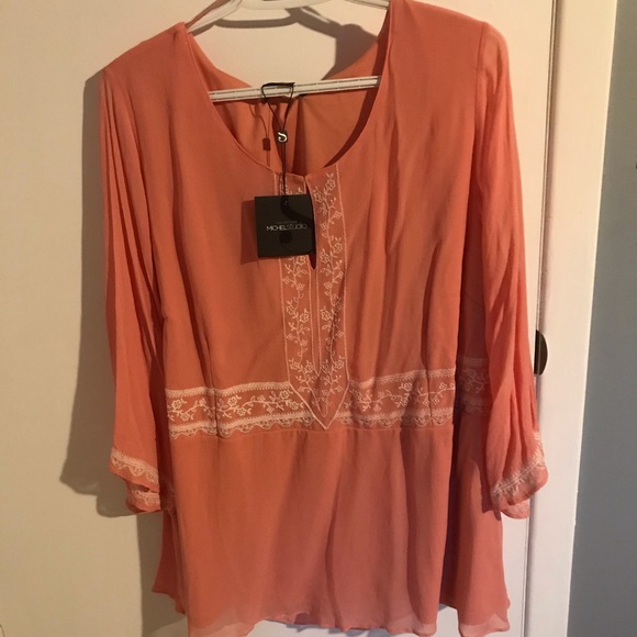 Tops - Pink flowy blouse